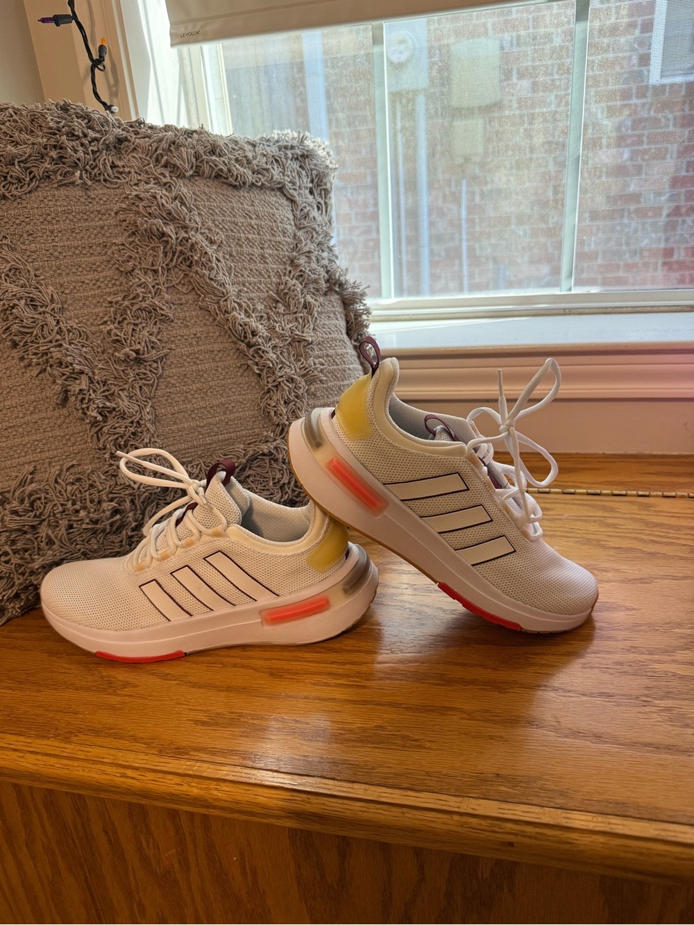 Adidas women's shoes size 7 1/2